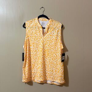 Nike Women's Gold and White Cheetah Golf Top